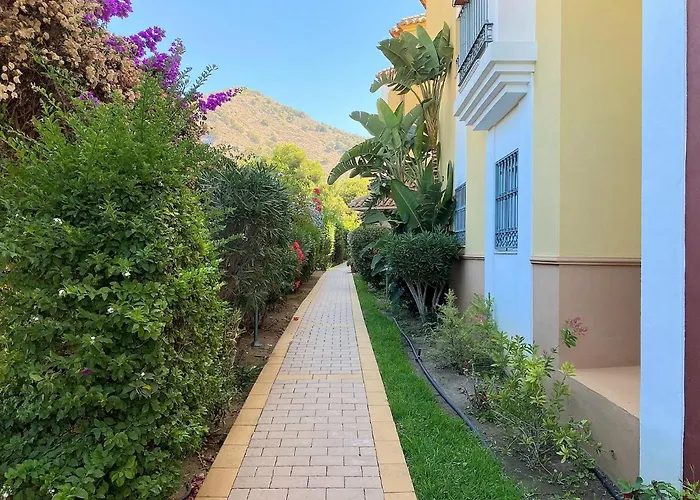 Senorio De Capistrano Casasol *